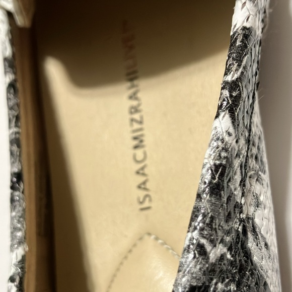 Isaac Mizrahi Live Size 7 1/2 M Black and White Loafer Shoe - Picture 5 of 10